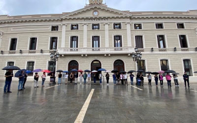 L'Ajuntament ha convocat un minut de silenci per condemnar els crims masclistes